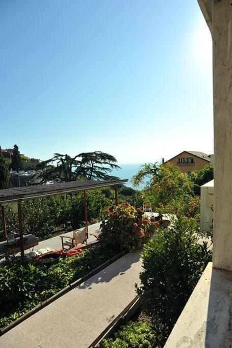 Ferienwohnung La Casa Di Enri E Nina Lerici Exterior foto
