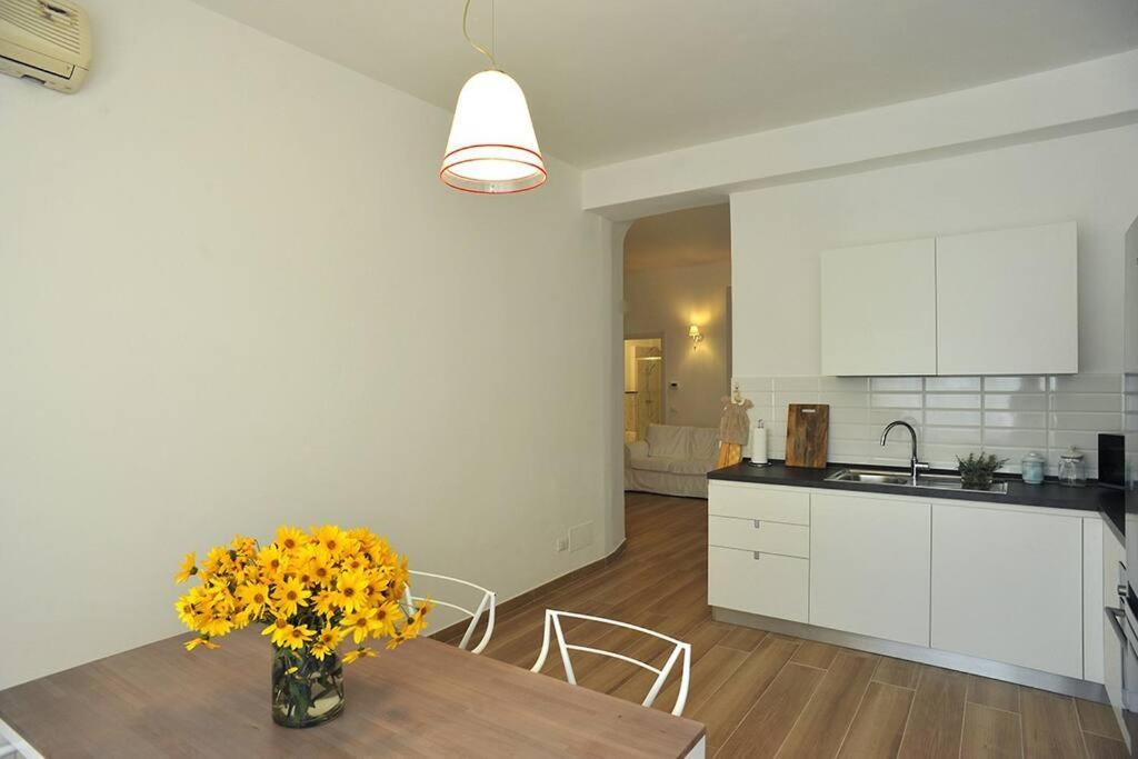 Ferienwohnung La Casa Di Enri E Nina Lerici Exterior foto