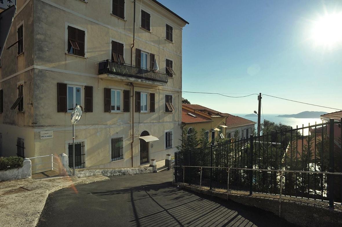 Ferienwohnung La Casa Di Enri E Nina Lerici Exterior foto