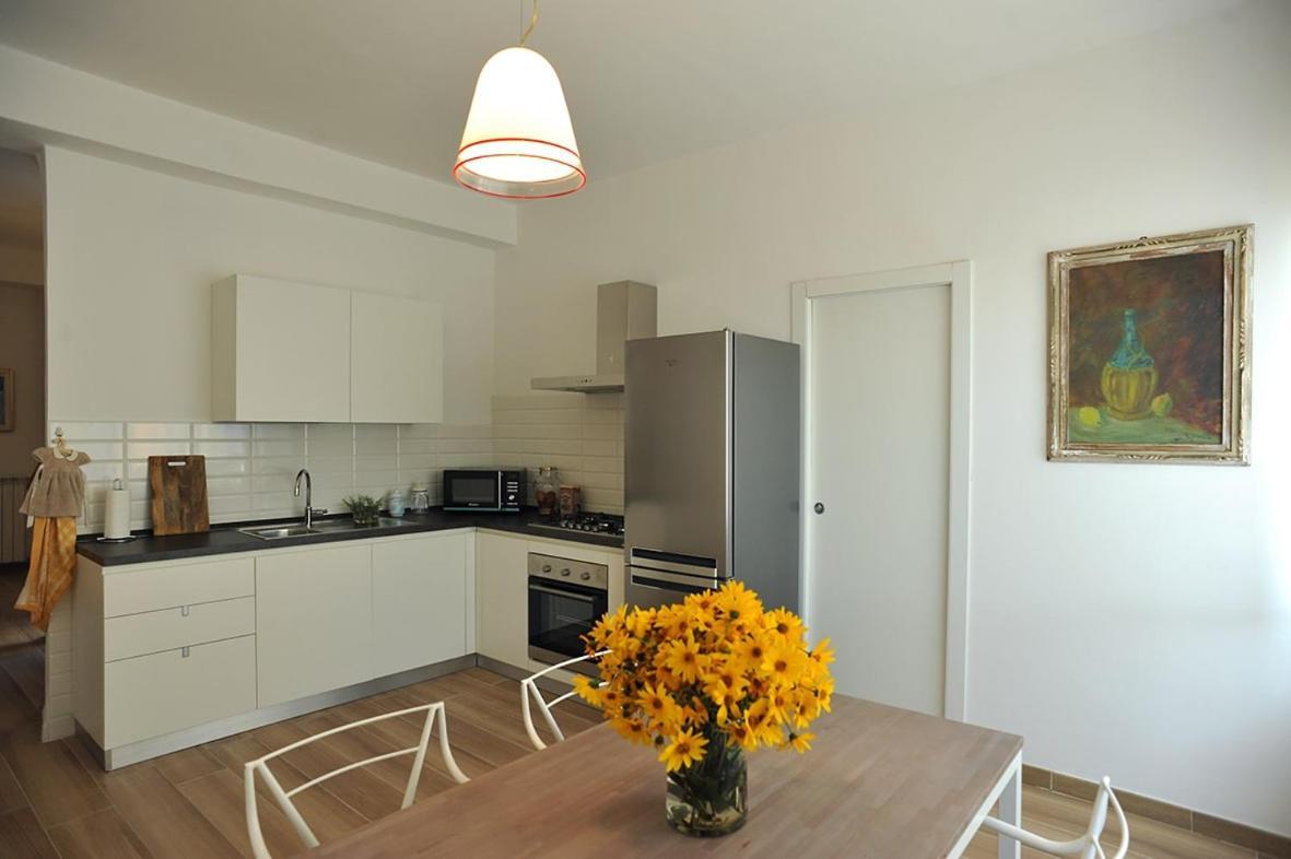 Ferienwohnung La Casa Di Enri E Nina Lerici Exterior foto